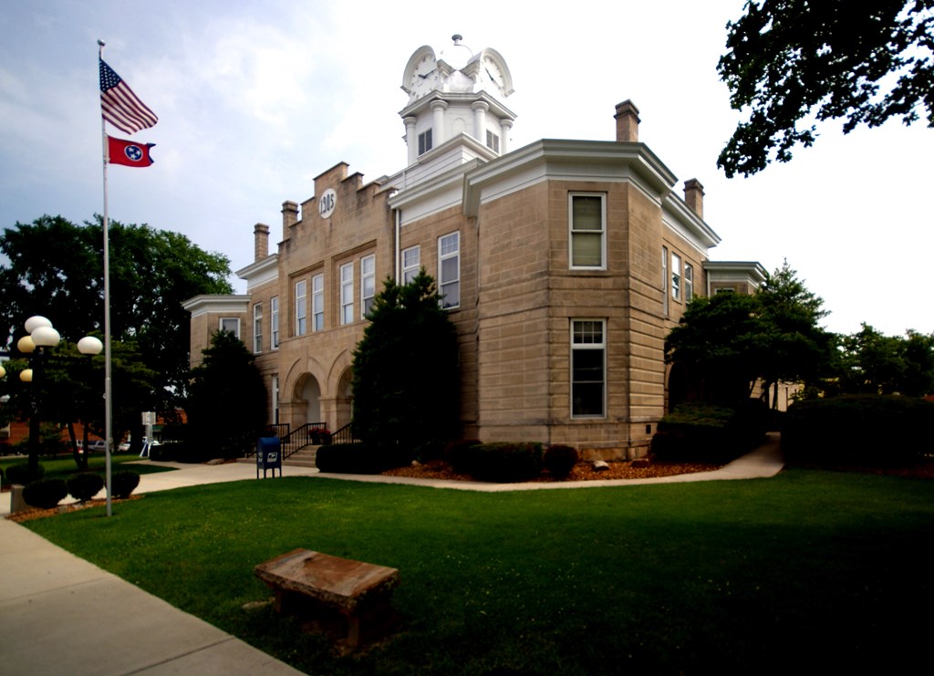 Cumberland County Courthouse in Crossville, Tennessee